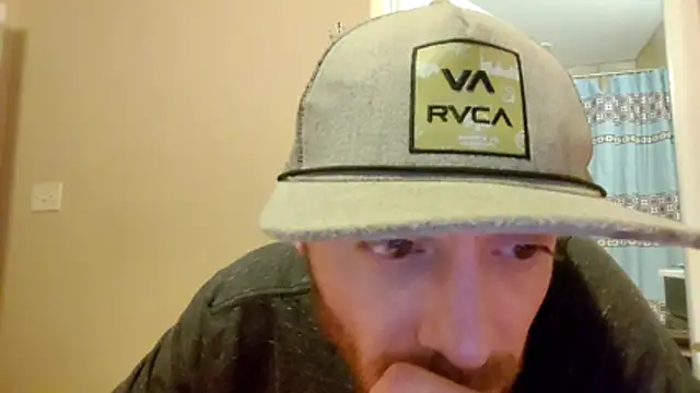 Snapshot of Huntzg23 chatting on December 15, 2025, 1:33 am Huntzg23 online show from December 15, 2025, 1:33 am