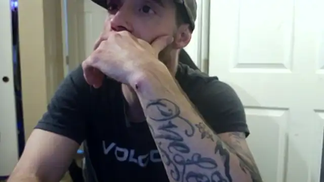 Huntzg23 online show from April 16, 2026, 1:39 am