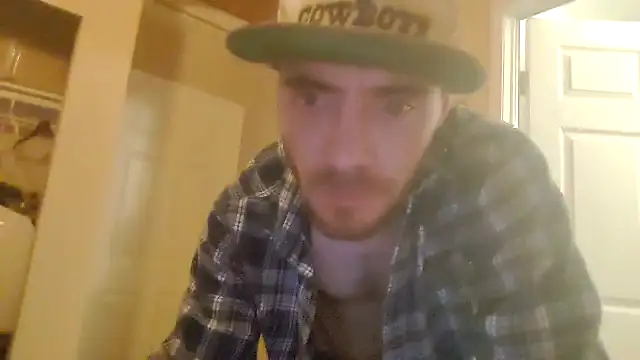 Snapshot of Huntzg23 chatting on December 5, 2025, 3:16 am Huntzg23 online show from December 5, 2025, 3:16 am