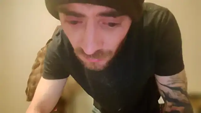 Snapshot of Huntzg23 chatting on January 10, 2026, 8:09 am Huntzg23 online show from January 10, 2026, 8:09 am