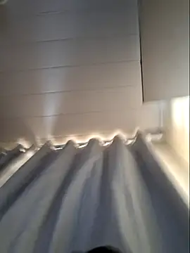 Snapshot of Leinad27 chatting on February 4, 2026, 4:02 pm Leinad27 online show from February 4, 2026, 4:02 pm