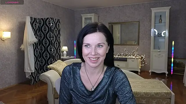 LinaJoy online show from January 14, 2026, 8:23 pm