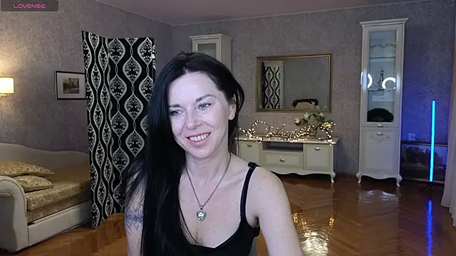 LinaJoy online show from April 15, 2026, 8:09 pm