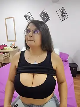 Miss balloonsmila online show from February 1, 2025, 11:37 pm