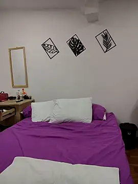 Miss balloonsmila online show from February 18, 2025, 9:31 pm