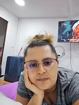 Miss balloonsmila online show from March 11, 2025, 3:25 am