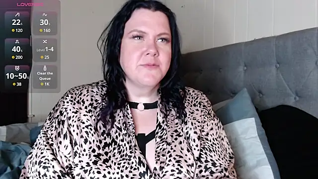 leenieb88 online show from January 23, 2025, 3:05 am