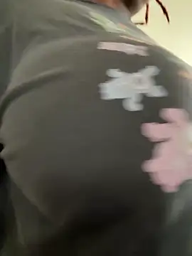 kiaxkiaa online show from February 14, 2025, 6:40 pm