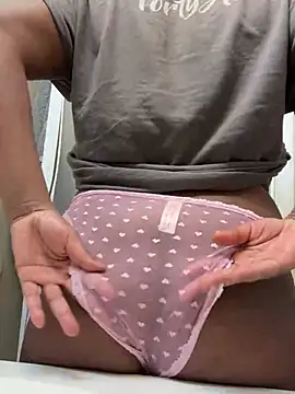 kiaxkiaa online show from February 26, 2025, 3:32 pm