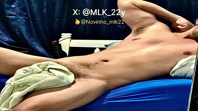 Snapshot of Novin21_24 chatting on June 15, 2026, 10:42 pm Novin21 24 online show from June 15, 2026, 10:42 pm