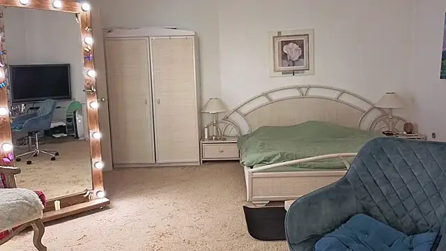 moonlight4u online show from November 4, 2025, 6:39 am