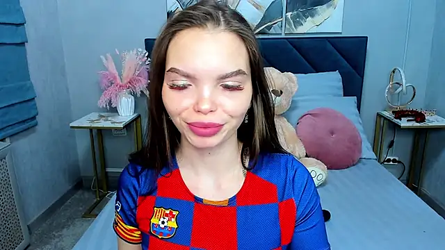 Curvy Dynamite  online show from December 5, 2025, 1:16 am