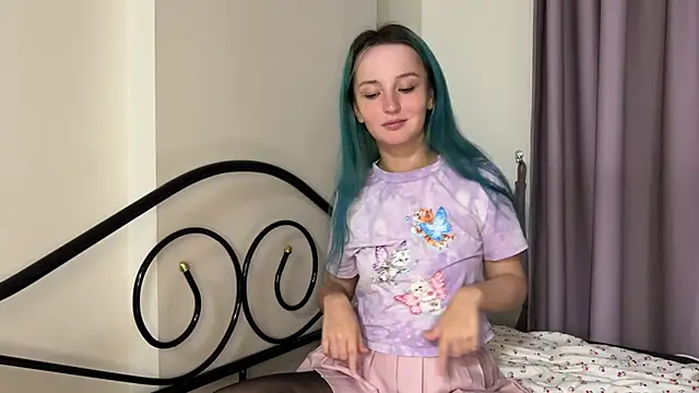 bumble bee online show from February 10, 2025, 7:38 pm