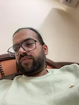 Snapshot of Arsh_Loves_Luv chatting on December 29, 2024, 6:16 pm Arsh Loves Luv online show from December 29, 2024, 6:16 pm