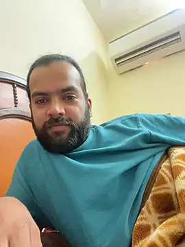 Snapshot of Arsh_Loves_Luv chatting on December 24, 2024, 9:06 am Arsh Loves Luv online show from December 24, 2024, 9:06 am