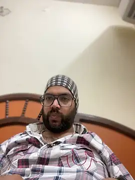 Snapshot of Arsh_Loves_Luv chatting on January 5, 2025, 6:45 pm Arsh Loves Luv online show from January 5, 2025, 6:45 pm