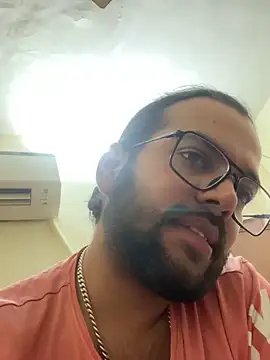 Snapshot of Arsh_Loves_Luv chatting on December 28, 2024, 5:57 pm Arsh Loves Luv online show from December 28, 2024, 5:57 pm