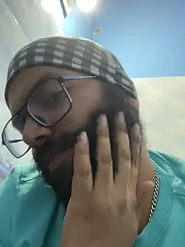 Snapshot of Arsh_Loves_Luv chatting on December 25, 2024, 4:54 pm Arsh Loves Luv online show from December 25, 2024, 4:54 pm