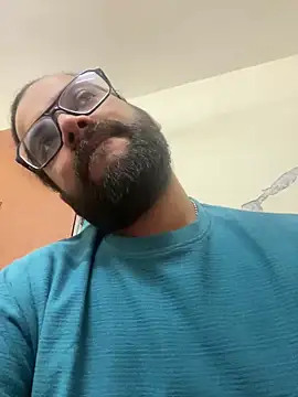 Snapshot of Arsh_Loves_Luv chatting on December 23, 2024, 4:55 am Arsh Loves Luv online show from December 23, 2024, 4:55 am