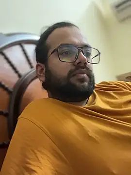 Snapshot of Arsh_Loves_Luv chatting on January 2, 2025, 10:26 am Arsh Loves Luv online show from January 2, 2025, 10:26 am