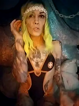 MommyMisfit online show from October 8, 2025, 1:07 am