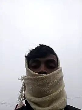 Snapshot of Suraj223kumar chatting on January 16, 2025, 1:37 am Suraj223kumar online show from January 16, 2025, 1:37 am