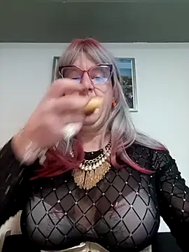 Snapshot of sexynadinets89 chatting on February 14, 2025, 6:45 am sexynadinets89 online show from February 14, 2025, 6:45 am