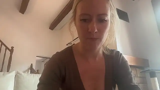 Emmy frenchie online show from November 24, 2025, 11:43 am