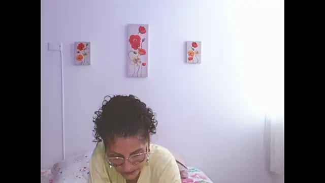 Snapshot of arianna_ros3 chatting on June 29, 2026, 9:47 pm arianna ros3 online show from June 29, 2026, 9:47 pm