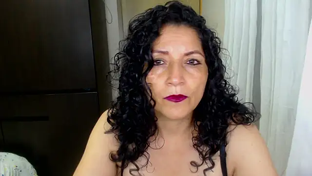 Snapshot of arianna_ros3 chatting on April 20, 2026, 12:57 am arianna ros3 online show from April 20, 2026, 12:57 am