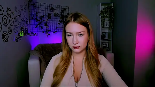 playful sophie online show from October 7, 2025, 7:37 pm