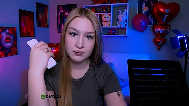 playful sophie online show from February 19, 2026, 8:17 pm