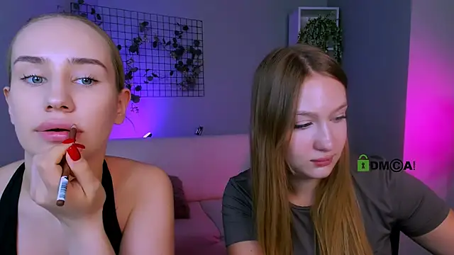 playful sophie online show from September 23, 2025, 7:32 pm