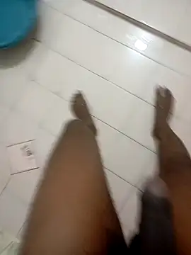 Snapshot of tharu111111 chatting on October 29, 2025, 6:40 pm tharu111111 online show from October 29, 2025, 6:40 pm