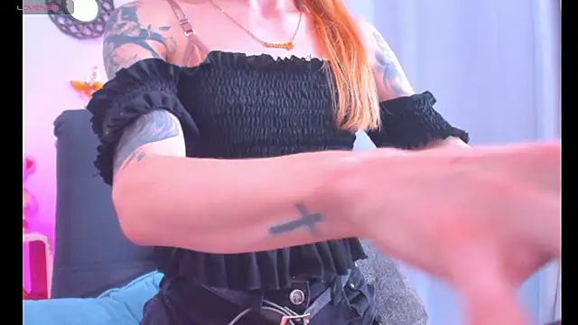 Snapshot of GabbyHills chatting on December 14, 2025, 1:39 pm GabbyHills online show from December 14, 2025, 1:39 pm