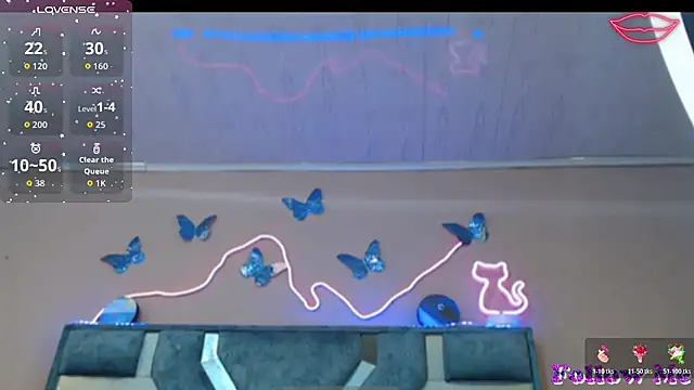 Snapshot of Roxan_Fox- chatting on March 3, 2026, 2:29 am Roxan Fox- online show from March 3, 2026, 2:29 am