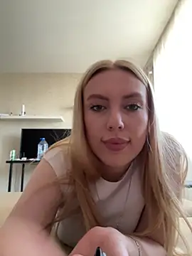 AzallandRoom online show from April 12, 2026, 11:02 am