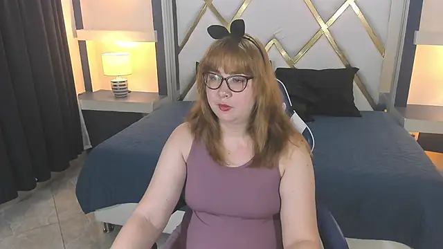 chloe prg online show from December 17, 2025, 1:38 pm