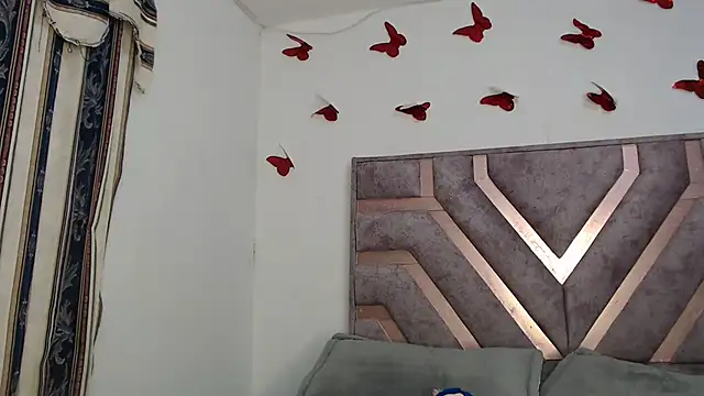 Anny Fox- online show from September 12, 2025, 2:01 am