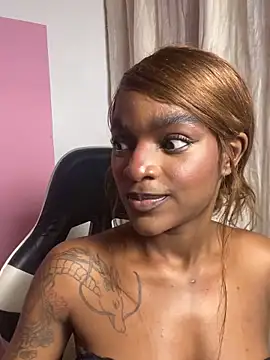 Zizi-campbel online show from September 18, 2025, 7:55 am