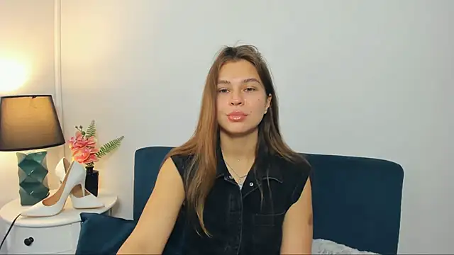 Snapshot of CamilaAmazing chatting on September 18, 2025, 6:05 am CamilaAmazing online show from September 18, 2025, 6:05 am