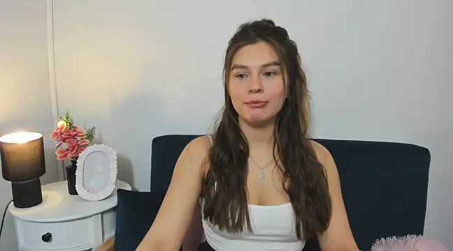 Snapshot of CamilaAmazing chatting on February 18, 2025, 10:14 pm CamilaAmazing online show from February 18, 2025, 10:14 pm