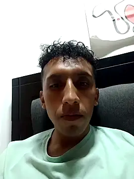 Snapshot of Alex-col chatting on January 15, 2025, 11:40 pm Alex-col online show from January 15, 2025, 11:40 pm