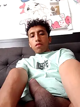 Snapshot of Alex-col chatting on February 21, 2025, 3:32 pm Alex-col online show from February 21, 2025, 3:32 pm