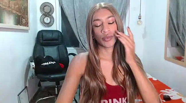 Snapshot of Dannacamilsaenz chatting on March 4, 2025, 10:24 am Dannacamilsaenz online show from March 4, 2025, 10:24 am