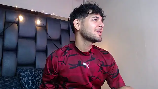 Snapshot of Samir_bear chatting on March 10, 2025, 12:38 pm Samir bear online show from March 10, 2025, 12:38 pm
