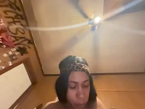 Snapshot of carmelbbyx22 chatting on February 17, 2026, 2:53 am carmelbbyx22 online show from February 17, 2026, 2:53 am