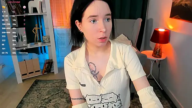 Snapshot of lilithlunna chatting on October 17, 2025, 12:40 pm lilithlunna online show from October 17, 2025, 12:40 pm