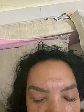 Snapshot of briannaa557 chatting on December 21, 2024, 10:06 am briannaa557 online show from December 21, 2024, 10:06 am