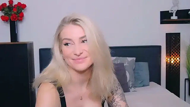 Snapshot of Lia_Benini chatting on February 24, 2026, 1:34 pm Lia Benini online show from February 24, 2026, 1:34 pm